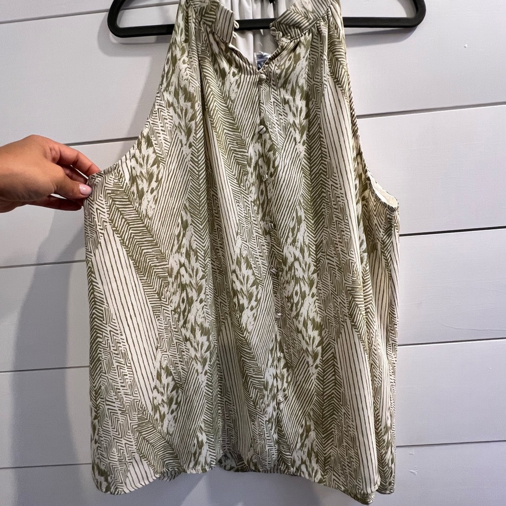 Buckle Sage Patterned Tank Top - Picture 1 of 8